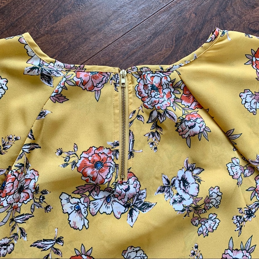 Stitch Fix | Papermoon Laire Crew Neck Floral Top - Picture 7 of 9